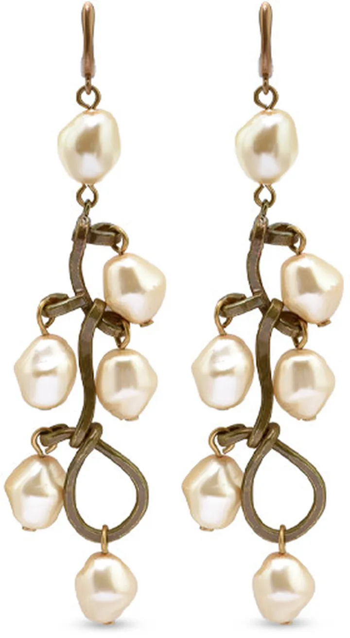 Pearl Drop Earrings (White)