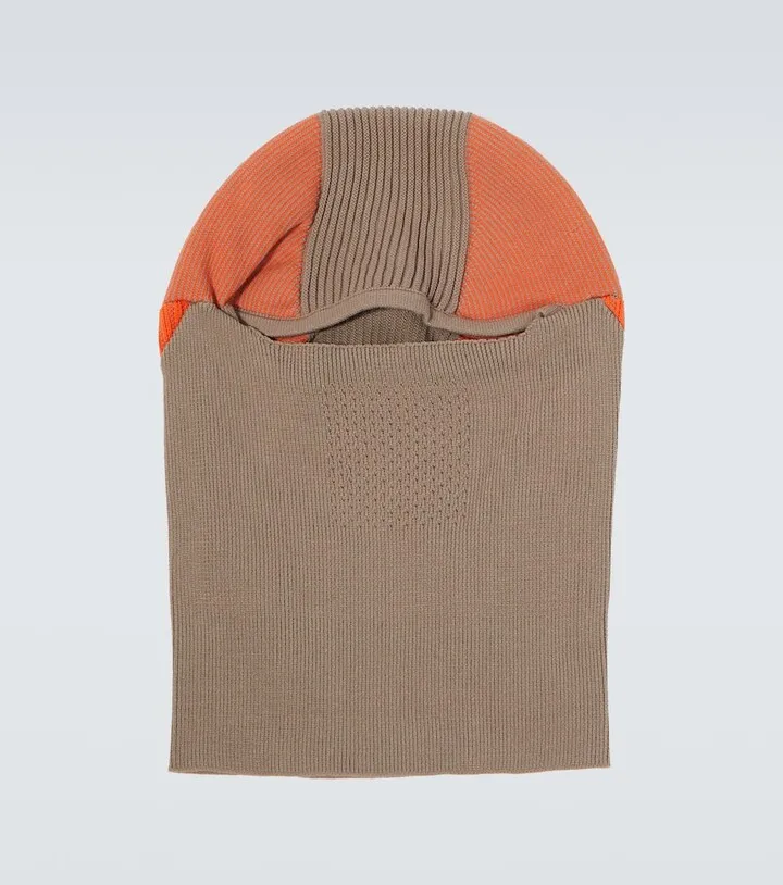 Ribbed-knit ski mask
