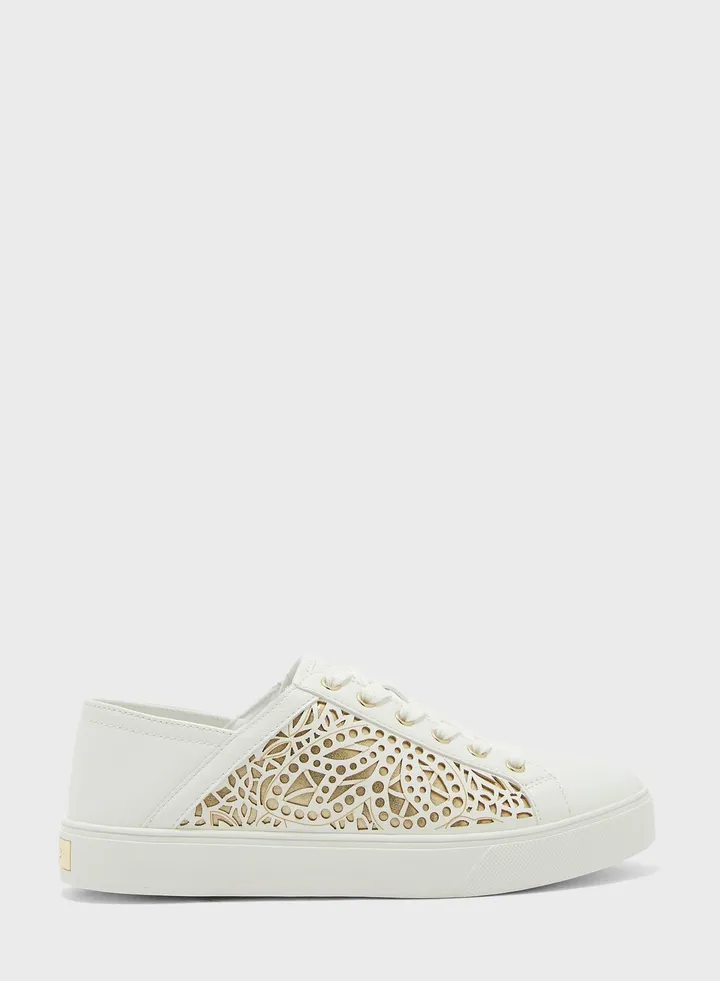 Carenteriel Low Top Sneakers