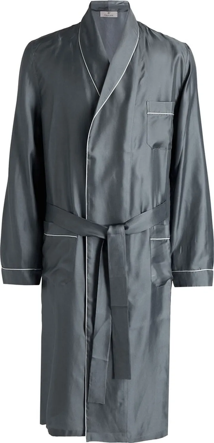 Dressing Gown Or Bathrobe Lead
