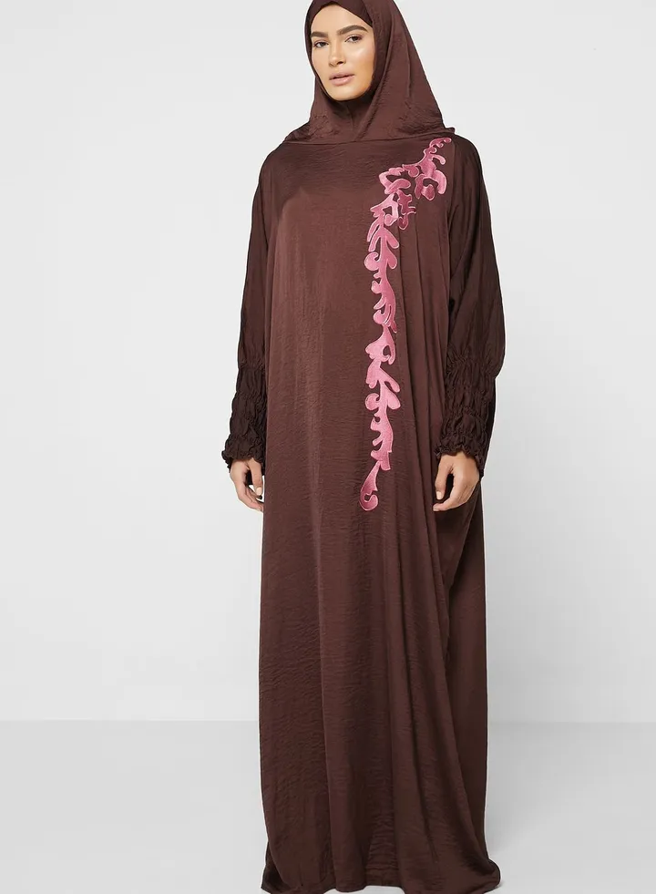 Embroidered Detail Cuff Prayer Dress