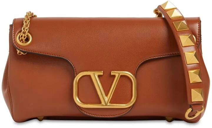 Stud sign leather shoulder bag