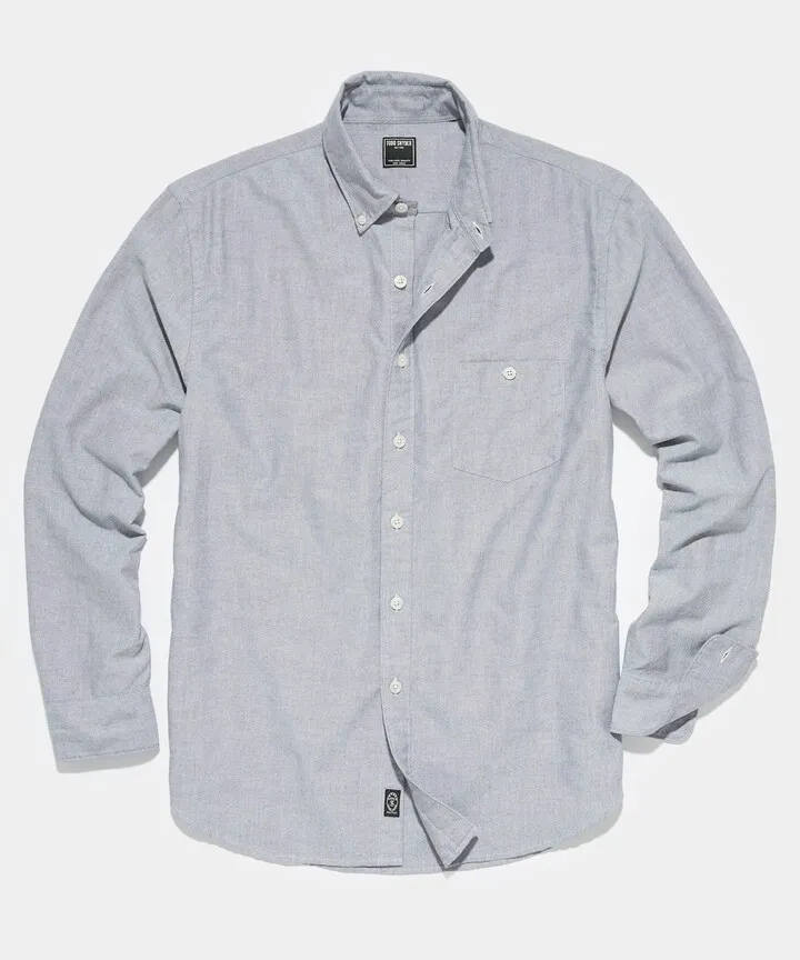 Classic Fit Favorite Oxford Shirt in Dark Coal