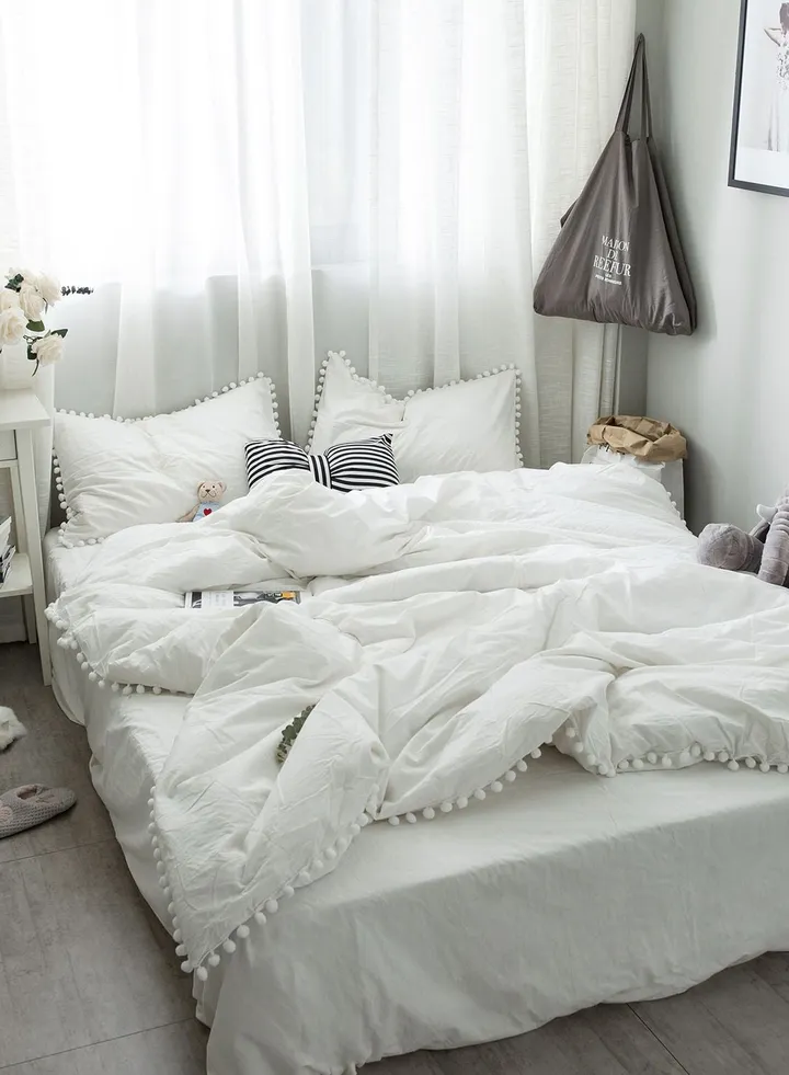 200x230cm King Size Pom Pom Detail Bed Set