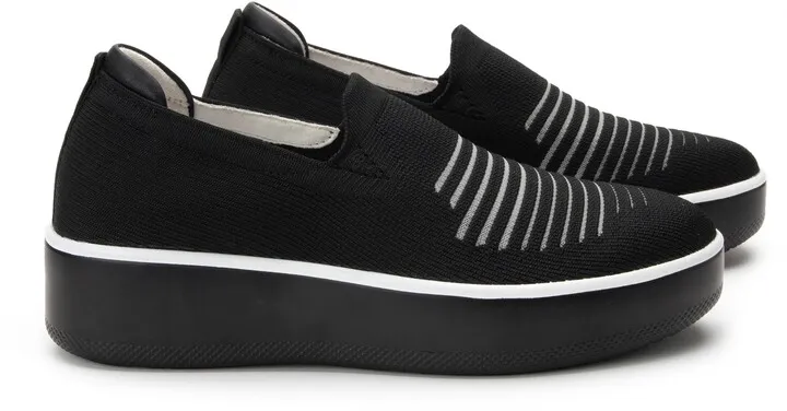 Mystiq Slip-On Sneaker