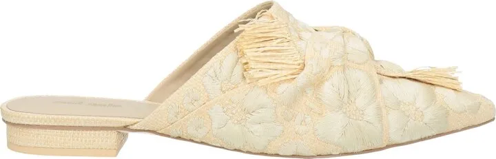 Mules & Clogs Beige