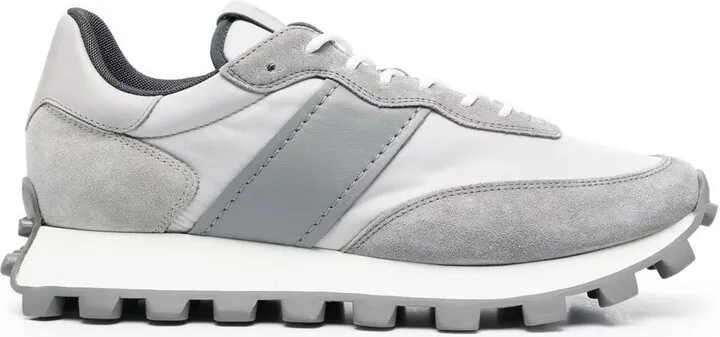 1T low-top sneakers