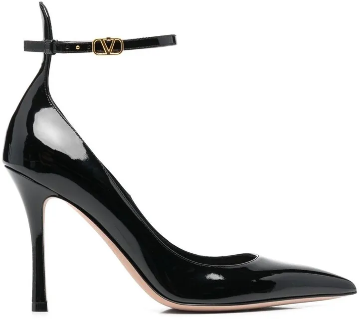 105mm VLogo buckle pumps