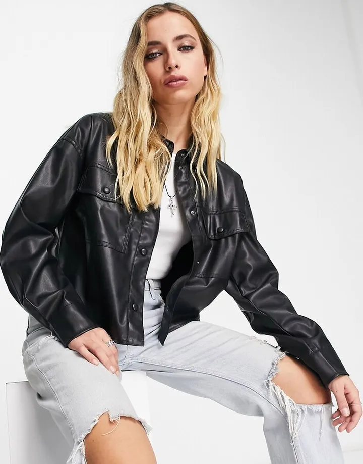 Only long sleeve cropped faux leather shirt in black