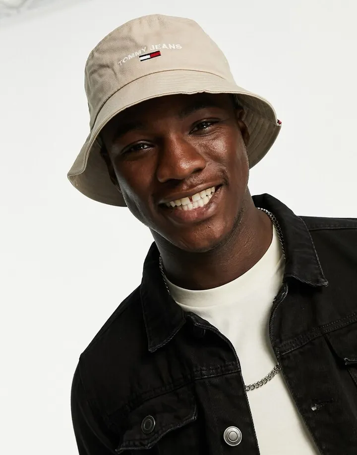 Tommy Jeans bucket hat with logo in tan