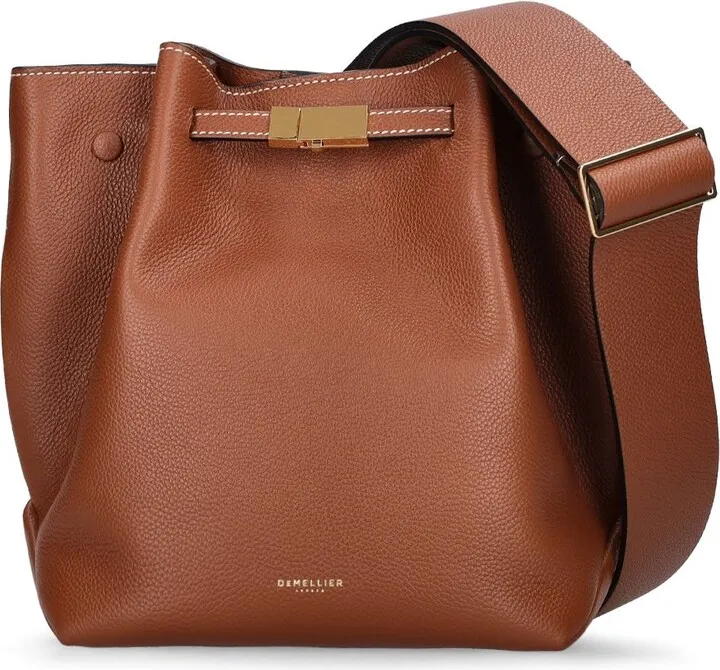 Large New York grain leather bucket bag