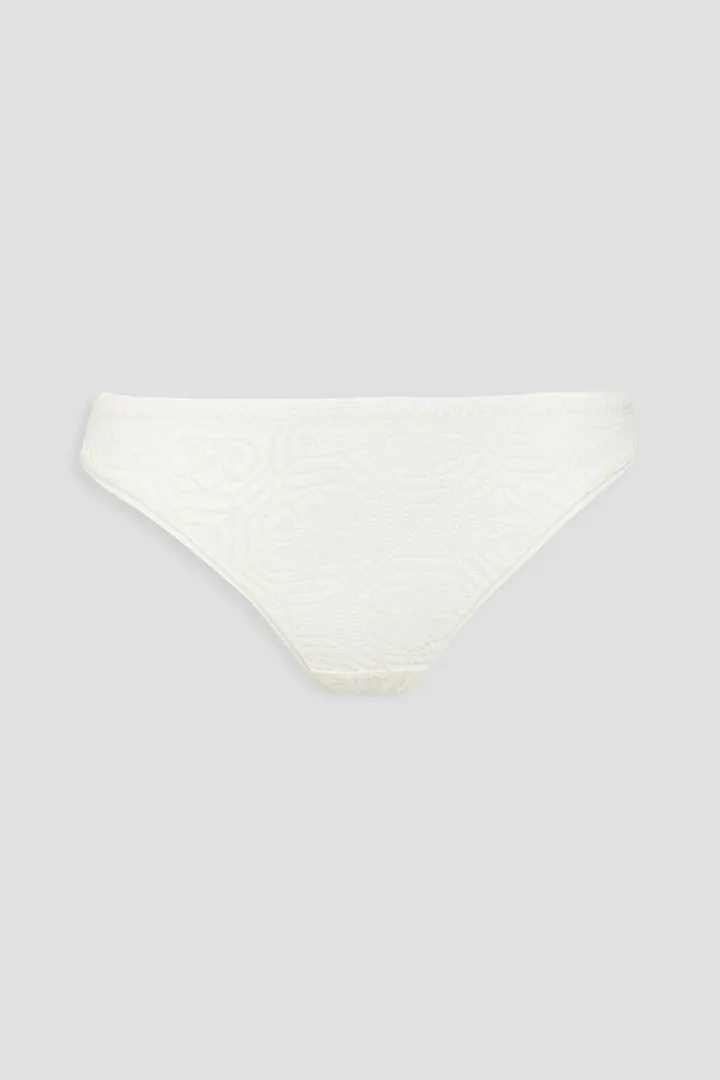 Lace low-rise thong