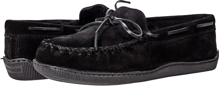 Minnetonka Sheepskin Hardsole Moc (Black) Men's Slippers