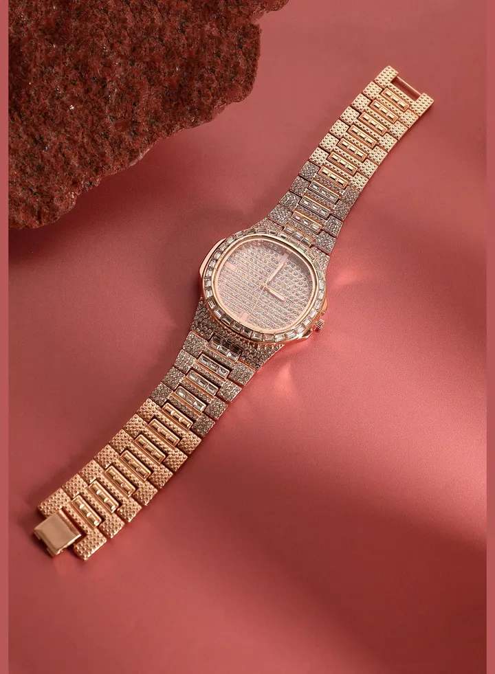 Stainless Steel Strap Party Round Analog Watch For Women