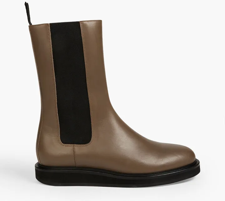 18 leather Chelsea boots