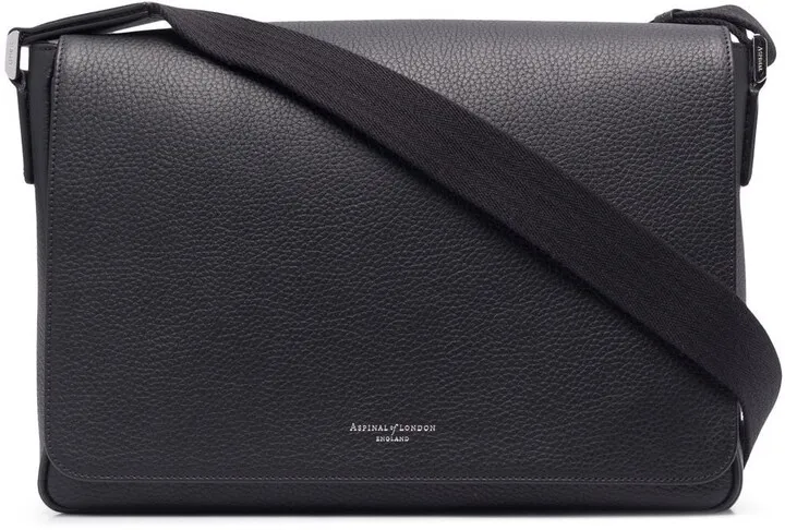 Reporter leather shoulder bag