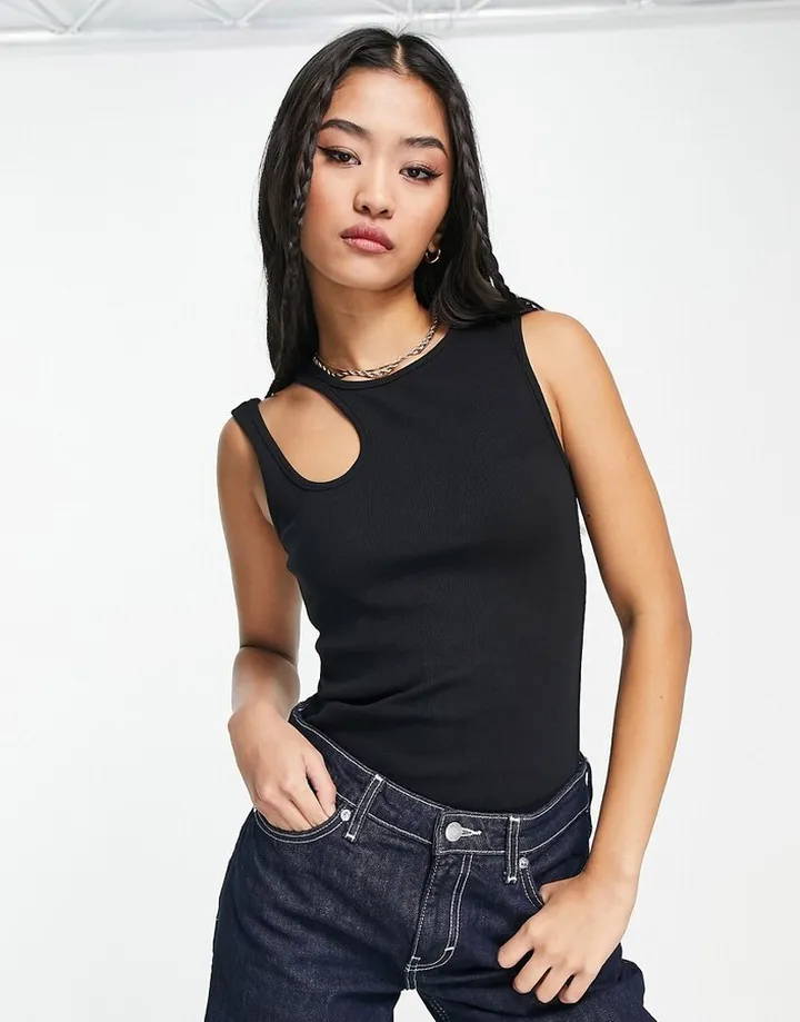 Pieces cut out racer neck tank top in black
