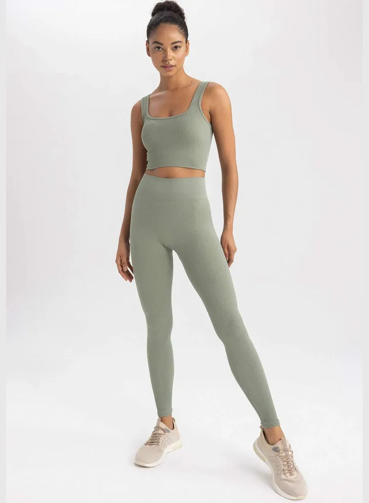 Woman Knitted Leggings