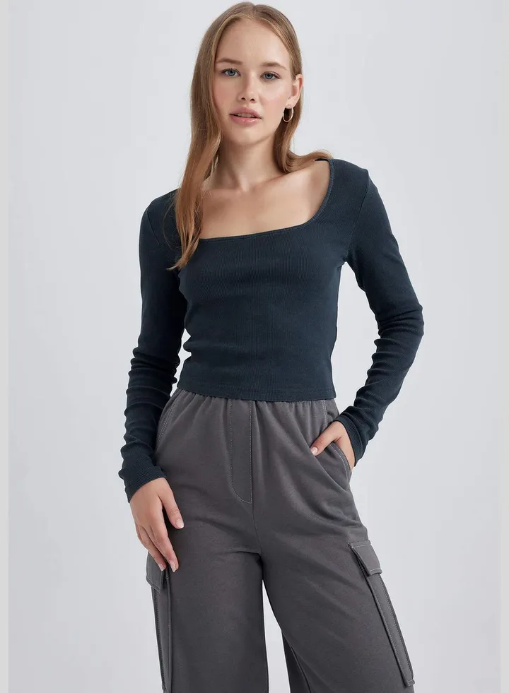Woman Knitted Long Sleeve T-Shirt