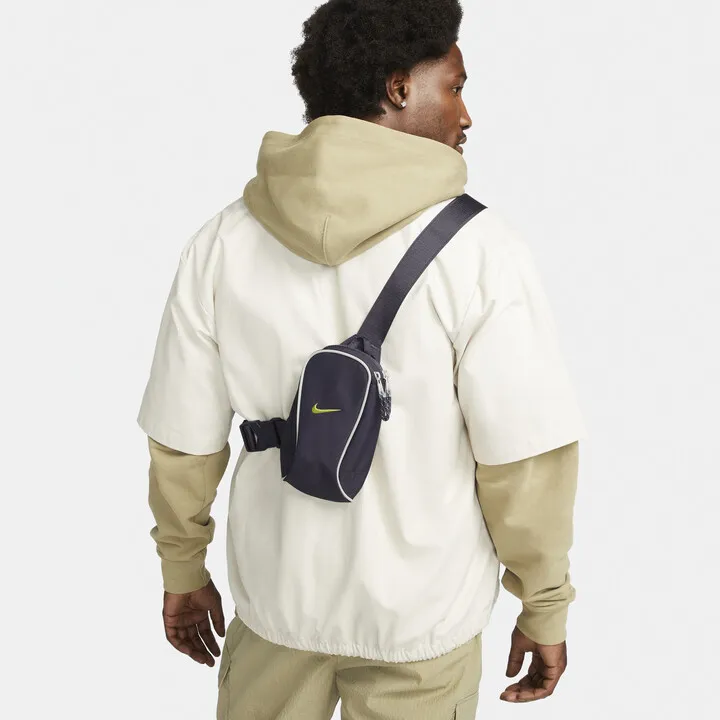 Unisex Nike Sportswear Essentials Crossbody Bag (1L) in Grey