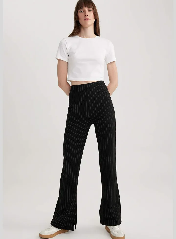 Woman Woven Leggings