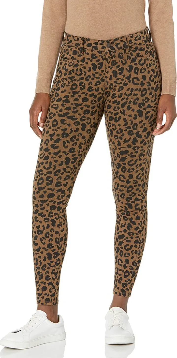 Amazon Essentials Women's Mid-Rise Skinny Stretch Knit Jegging