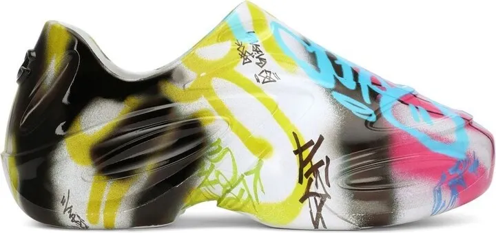 Toy graffiti-print low-top sneakers