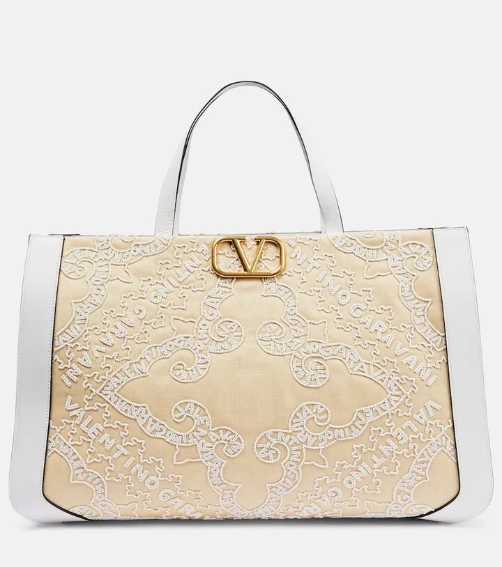 VLogo embellished tote bag
