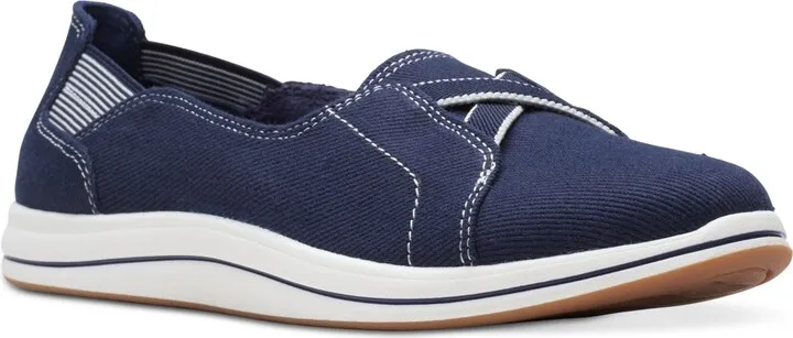 Clarks Women's Cloudsteppers Breeze Skip Slip-On Sneakers Flats Women's Shoes