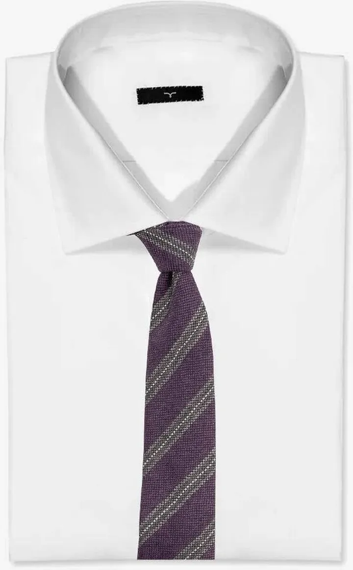 Silk tie