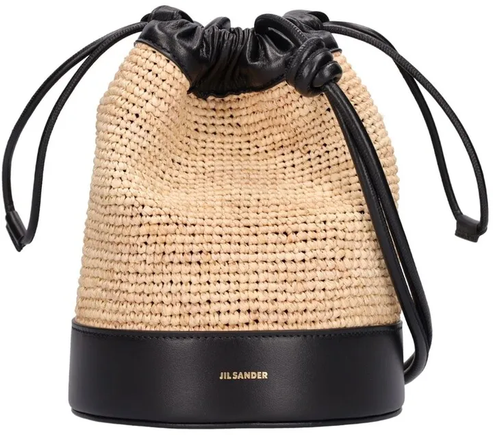 Base raffia bucket bag