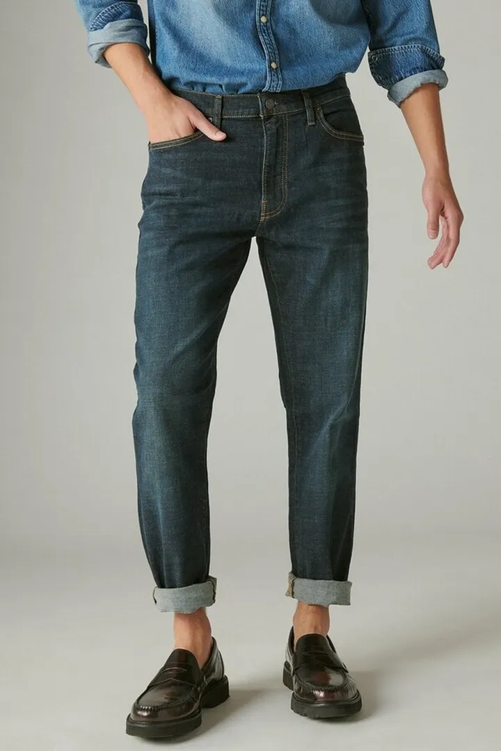 410 Athletic Straight Jean