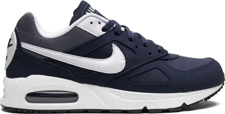 Air Max IVO low-top sneakers