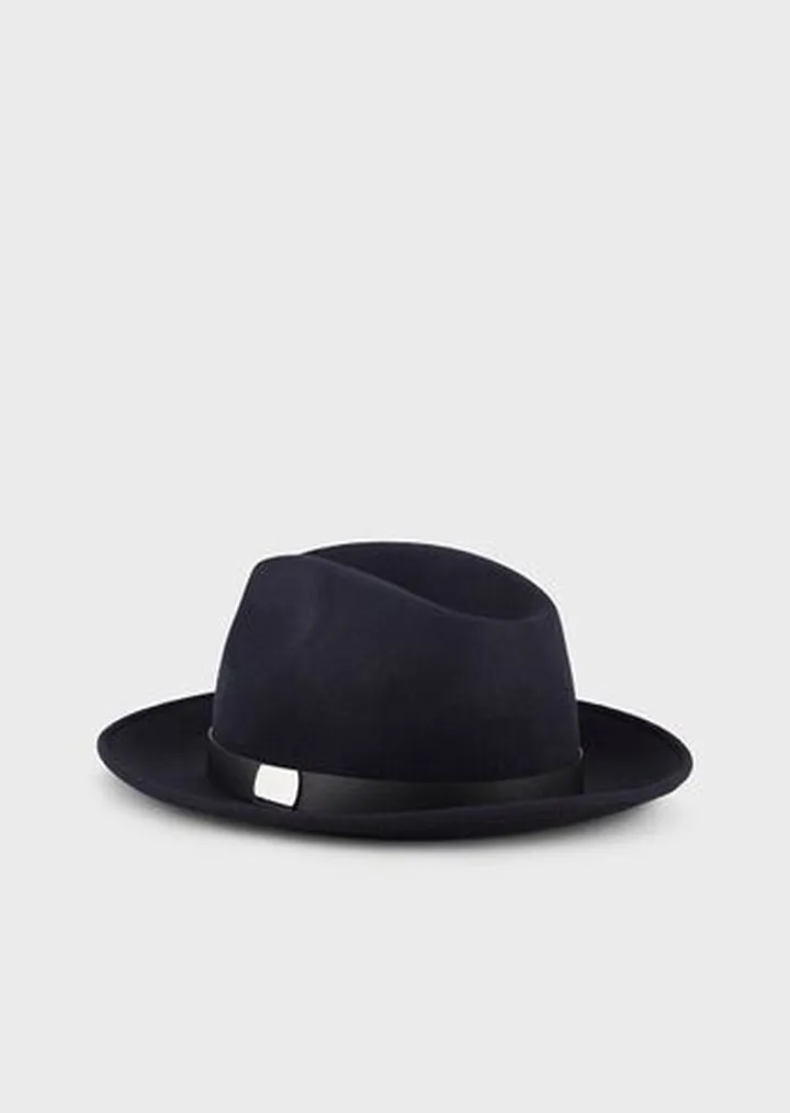 Wool hat with strap
