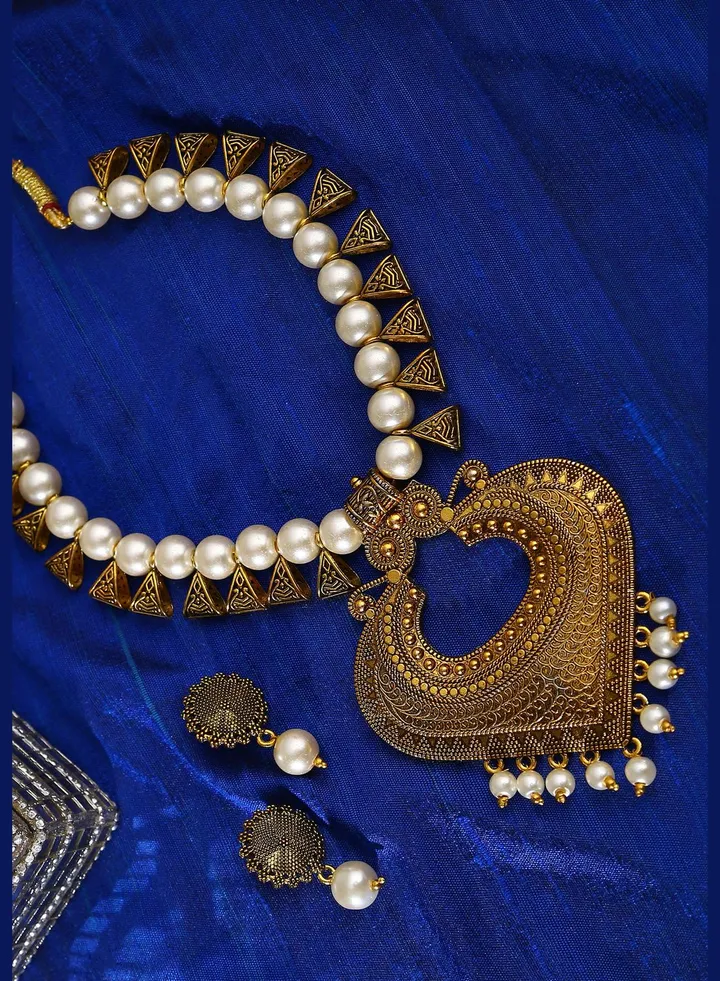 Antique Golden Loop Jewellery Set
