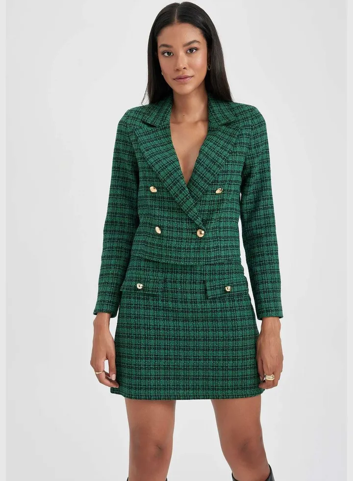 Woman Cropped Fit Long Sleeve Blazer