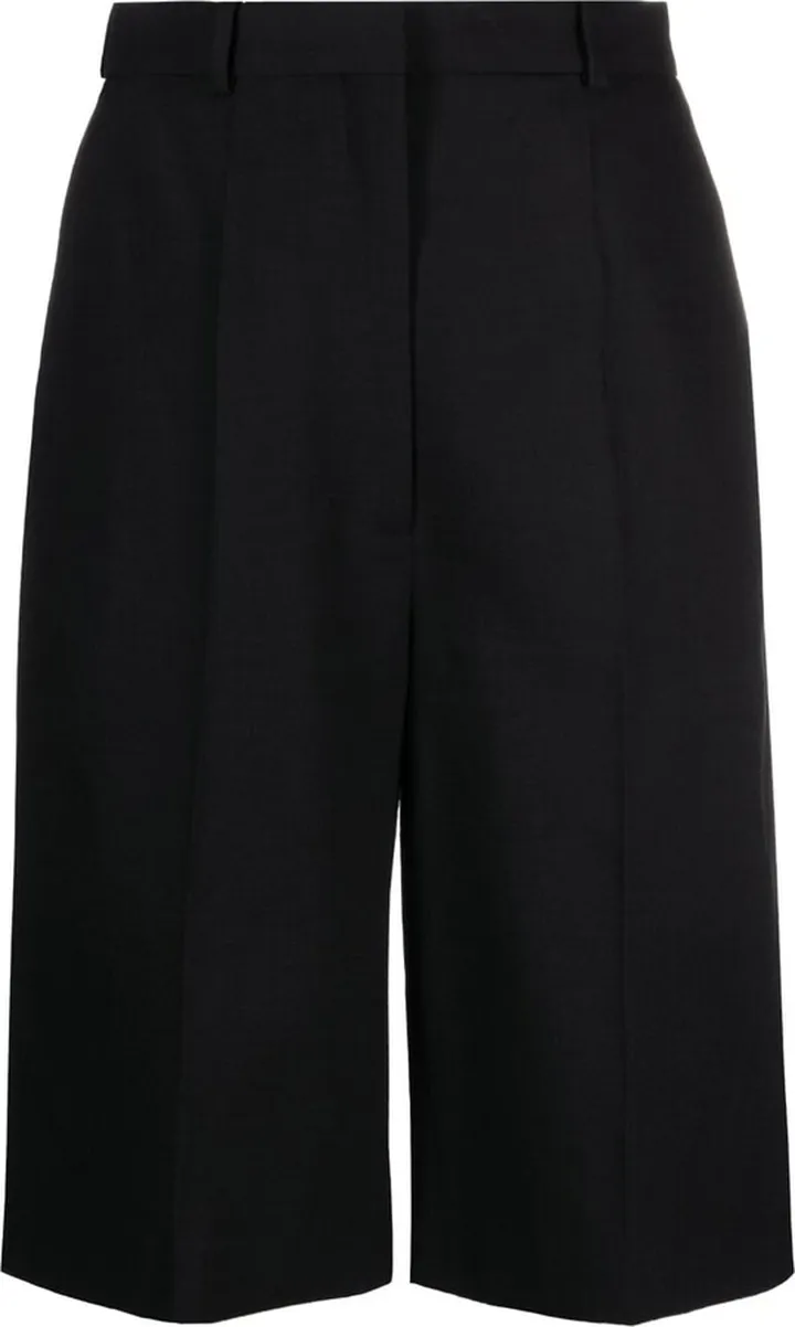 straight-leg Bermuda shorts