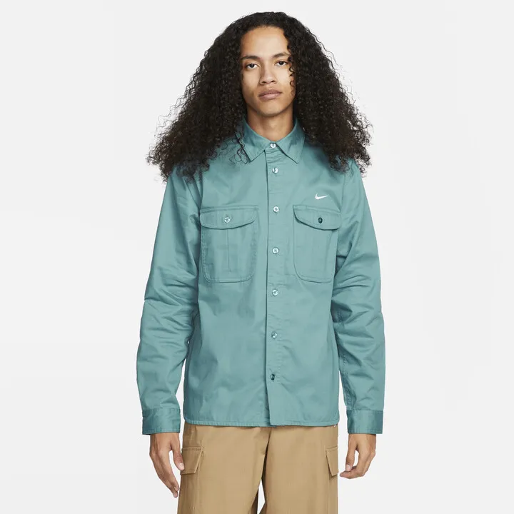 Unisex Nike SB Woven Skate Long-Sleeve Button Up in Green