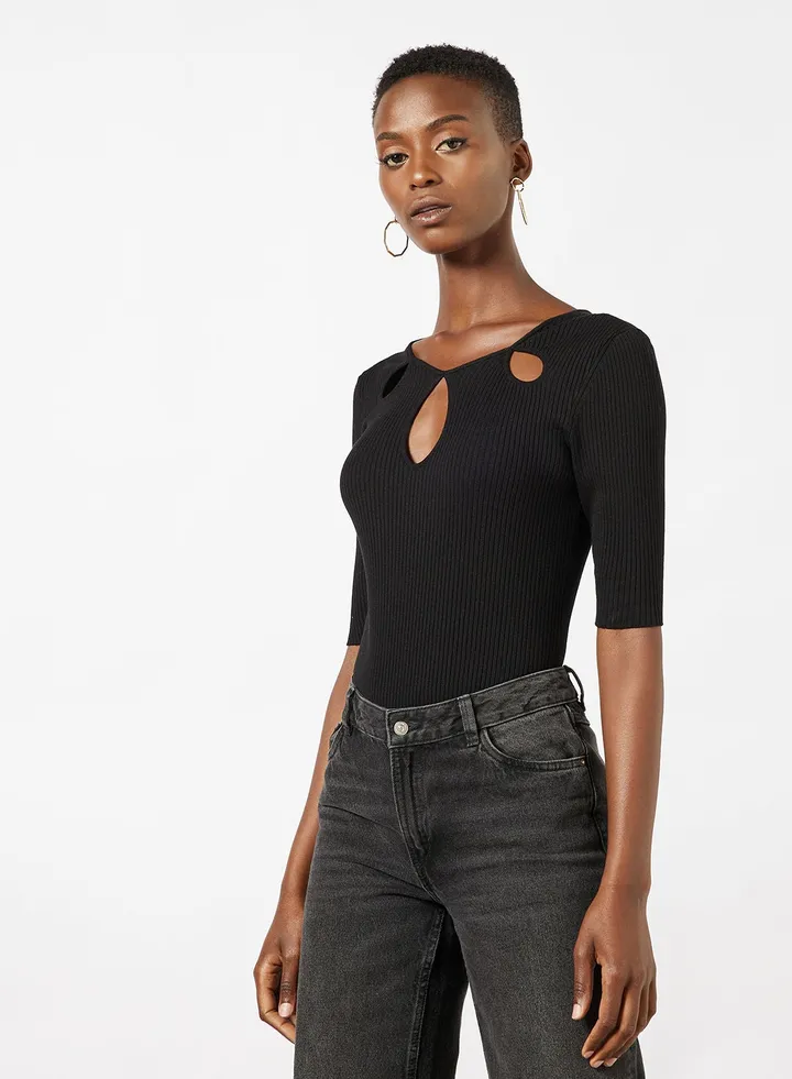Sofiyaa Front Keyhole Detail Bodysuit