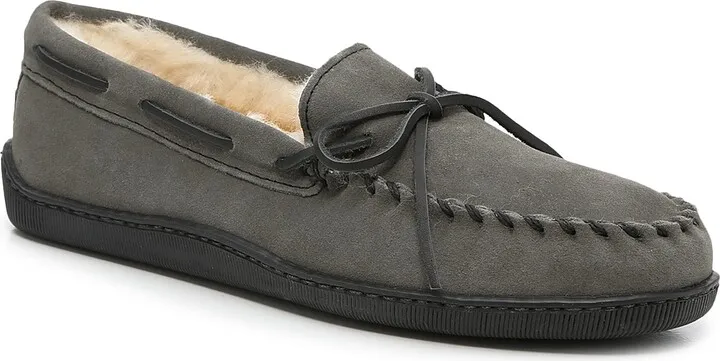 Minnetonka Sheepskin Hardsole Moccasin Slipper