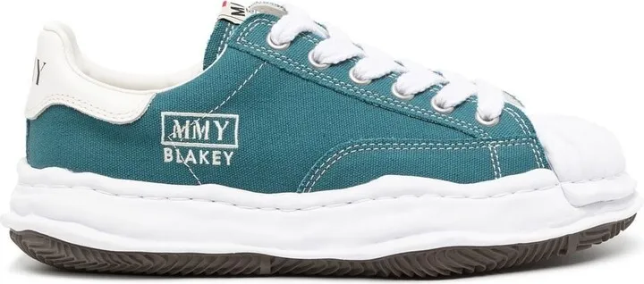Ridged-Trim Low-Top Sneakers