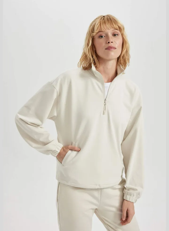 Woman High Neck Long Sleeve Knitted Sweatshirt