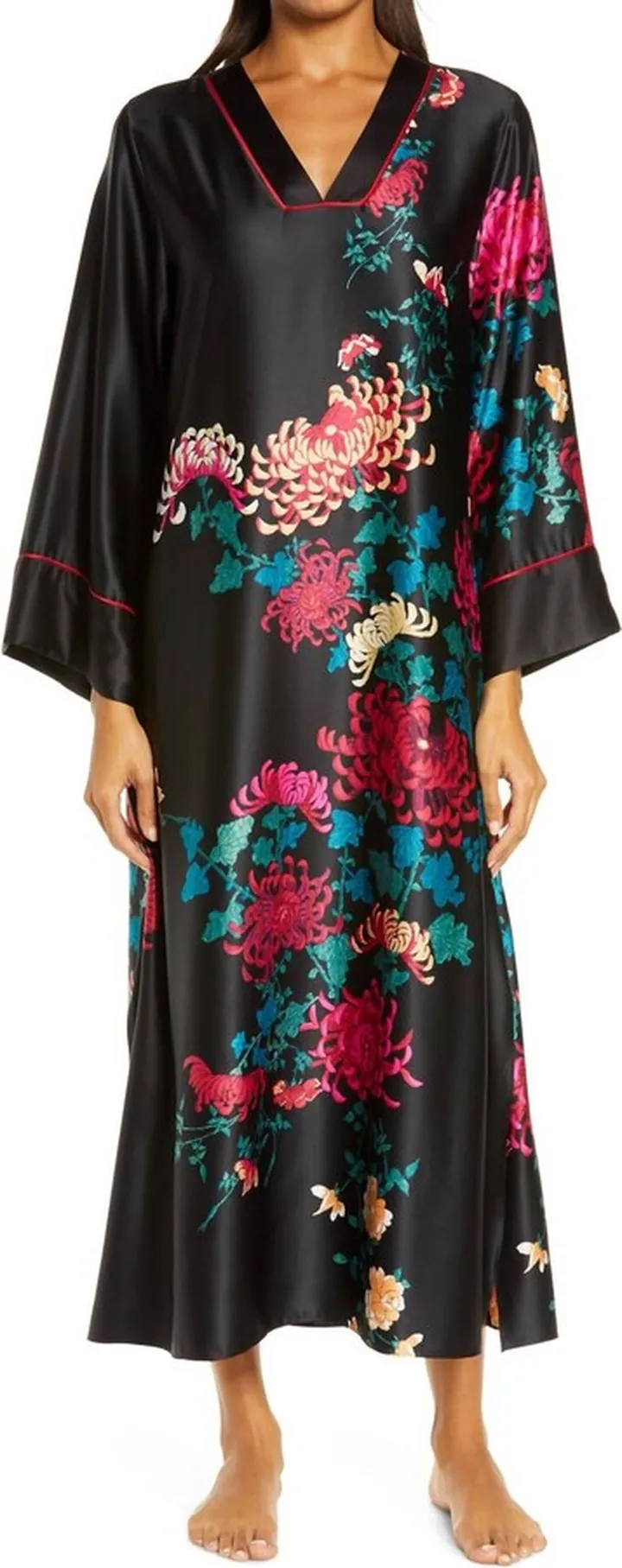 Chrysanthemum Satin Nightgown in Black