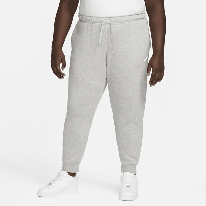 Women's Nike Sportswear Club Fleece Mid-Rise Jogger Pants (Plus Size) in Grey