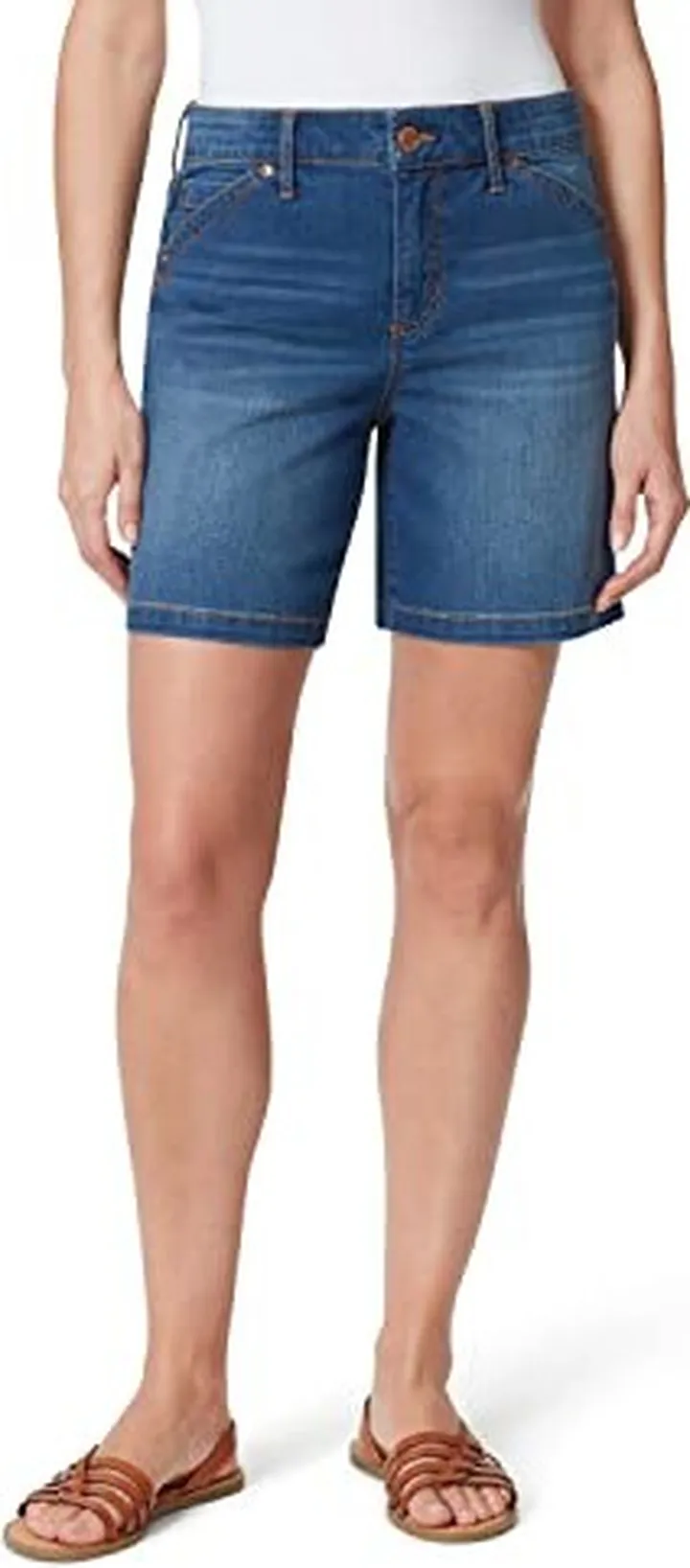 Bandolino Women's Petite Amalia Classic High Rise 6" Jean Short