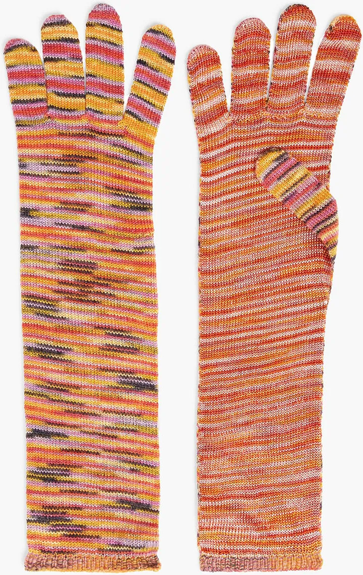 Space-dyed knitted gloves