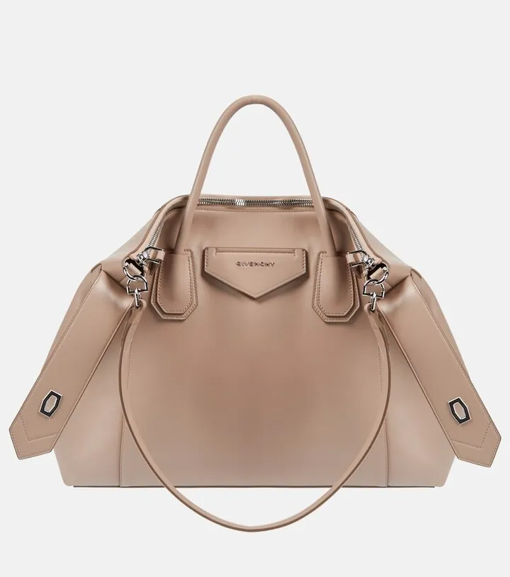 Antigona Soft Medium leather tote