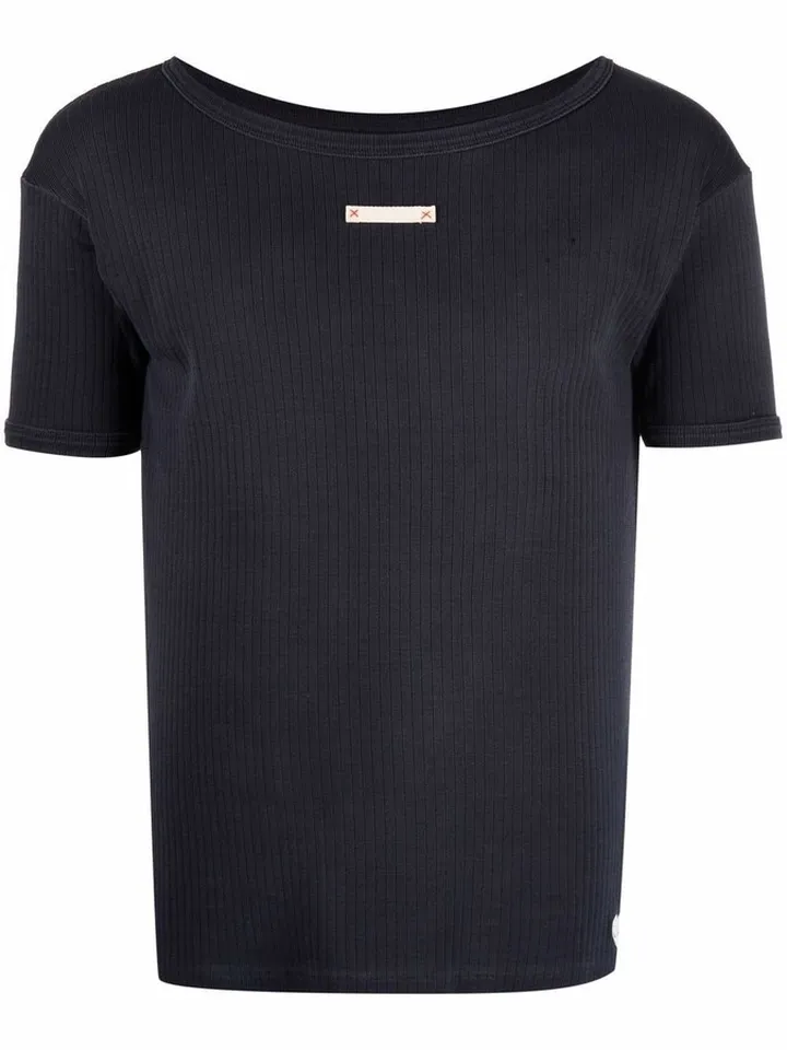 perforated four-stitch T-shirt