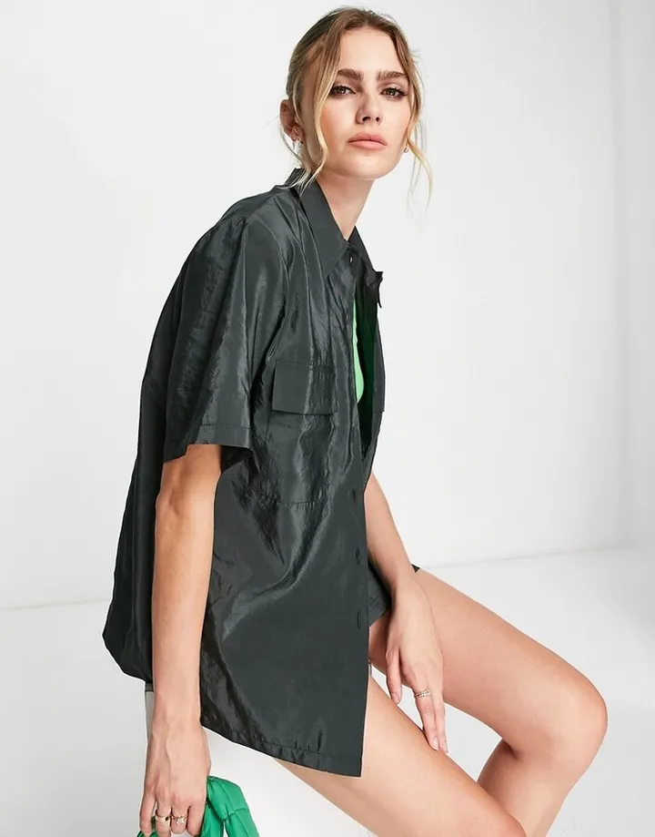 Topshop short sleeve double pocket utility shirt in charcoal
