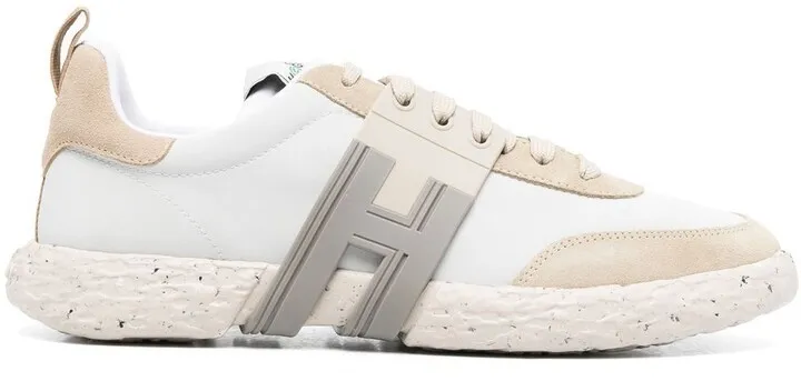 H597 low-top sneakers